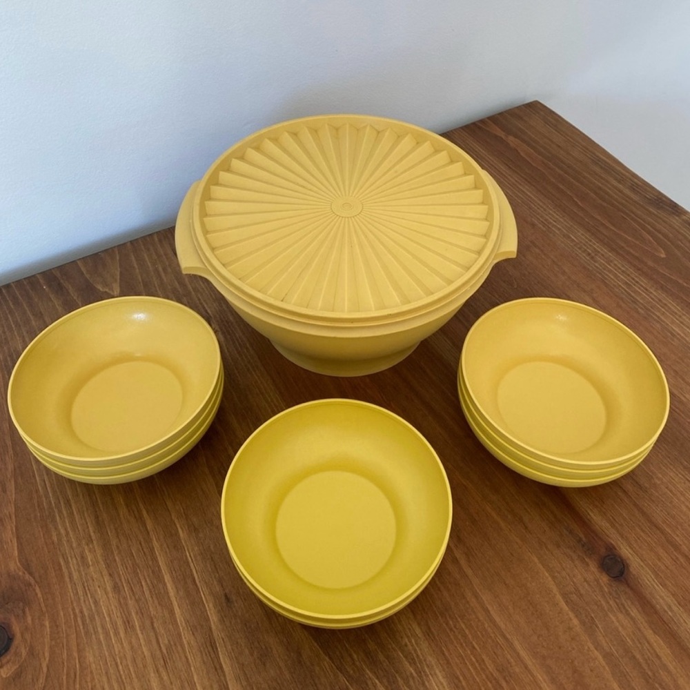 Tupperware Vintage Bowl Set